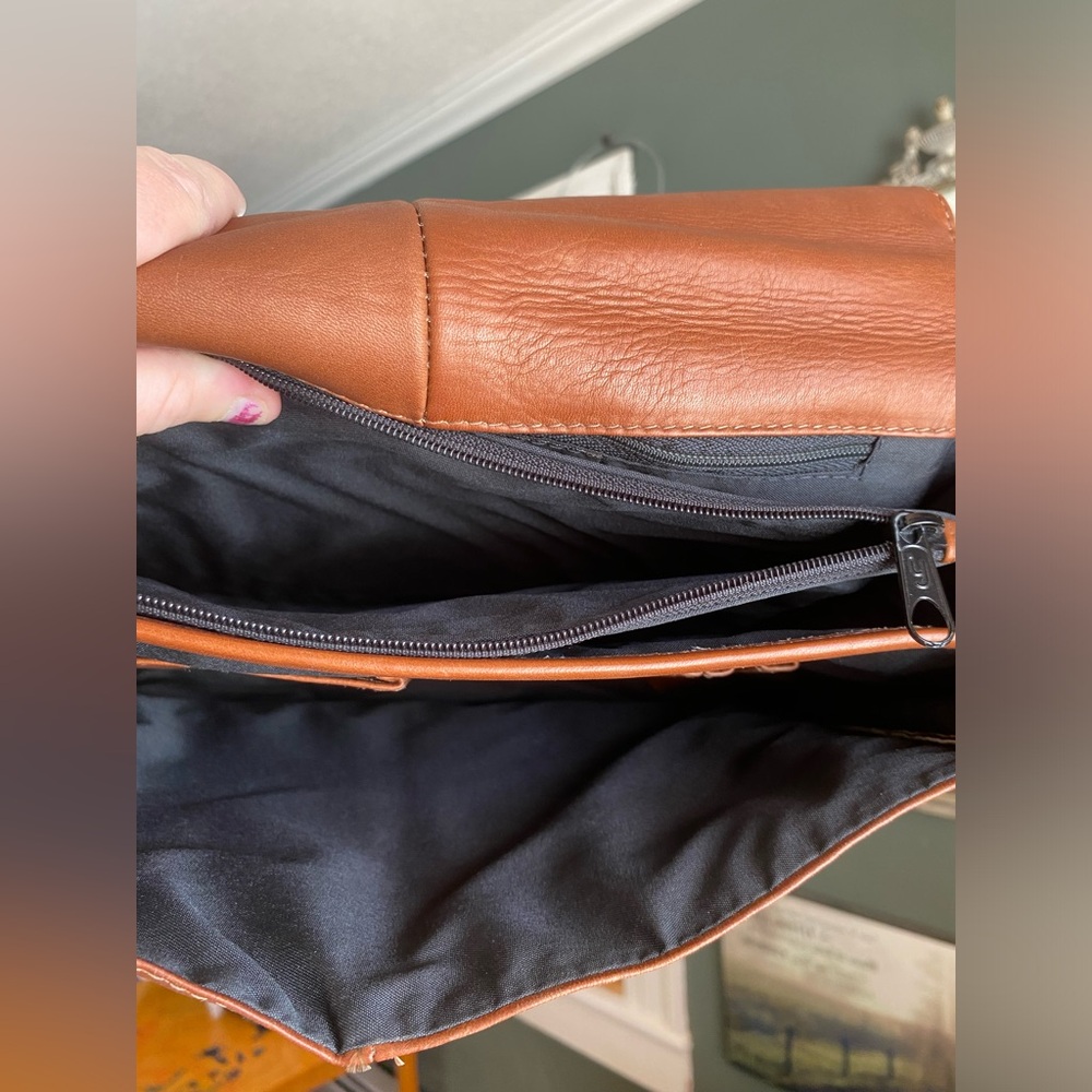 HOBO Brown Leather Shoulder Bag - Picture 10 of 14